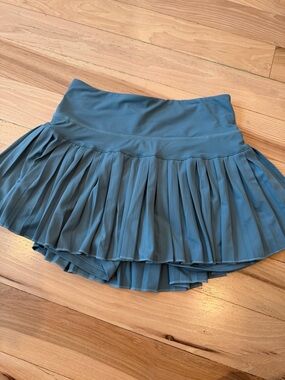 GoldHinge pleated tealish color skirt - size XS!